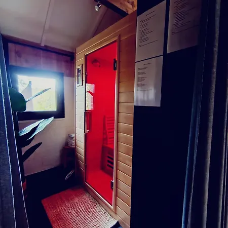 Met Sauna In De Bossen Hastiere Holiday home Waulsort