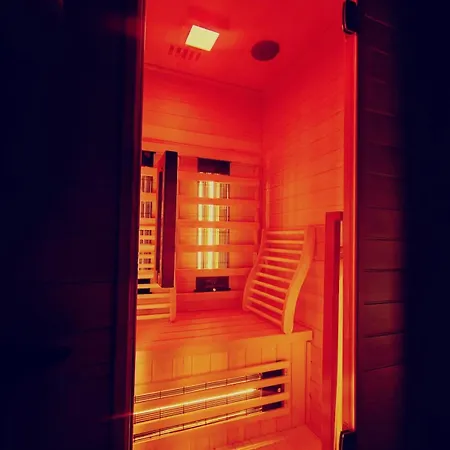 Met Sauna In De Bossen Hastiere Holiday home