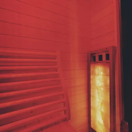 Met Sauna In De Bossen Hastiere Holiday home